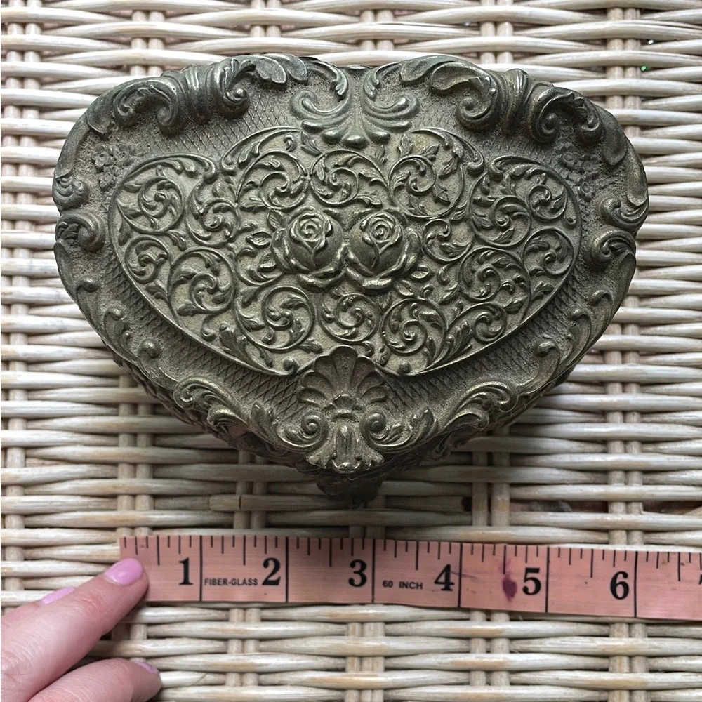 VTG Floral Gold Toned Jewelry/Trinket Box 1